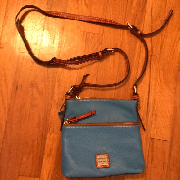 Brand New Dooney & Bourke cross body bag - Picture 4 of 8